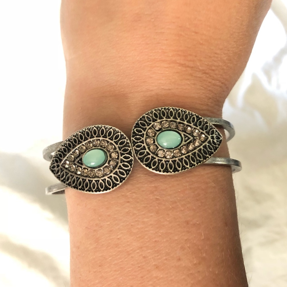 Cuff bracelet 💎 - Picture 2 of 3